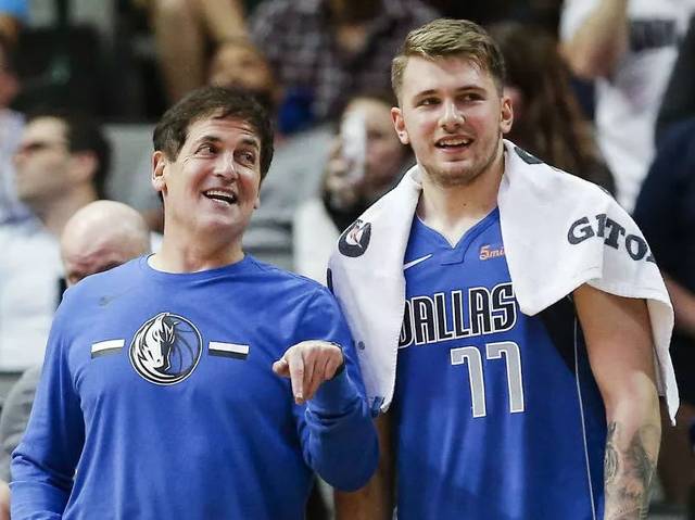 在此背景下 在此背景下