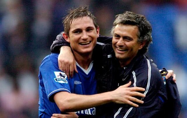 他不仅利用 他不仅利用