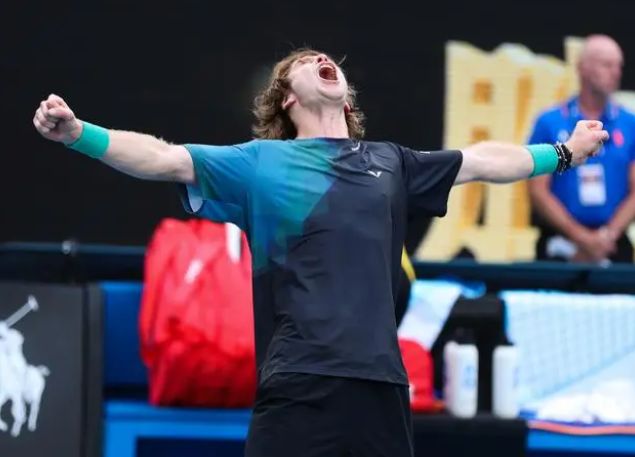 确保球队保 确保球队保