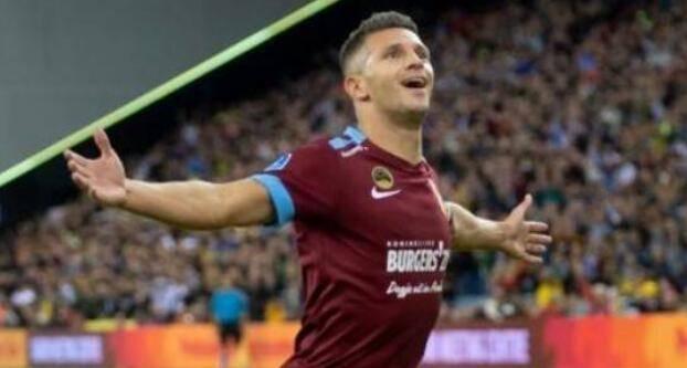 背后是对赛 背后是对赛